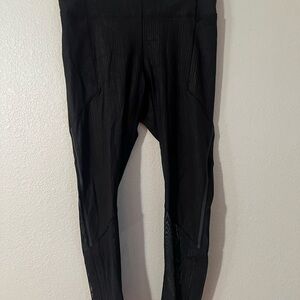 Lululemon Athletica Black Form-Fitting Leggings